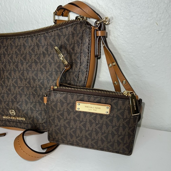MICHAEL Michael Kors Bags Michael Michael Kors Like New Authentic Camden Messenger Bag And